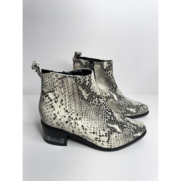 Blondo Ankle Booties Size 6 Snakeskin Embossed Leather Waterproof Block Heel NEW - Picture 2 of 9